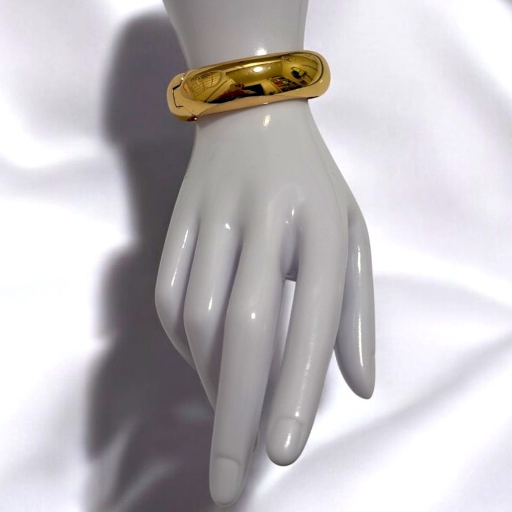 New! Macy’s Gold-Tone Hinged Bangle Bracelet
